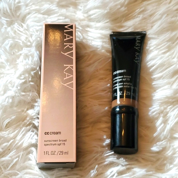 Mary Kay® CC Cream Sunscreen Broad Spectrum SPF 15 - Picture 2 of 4
